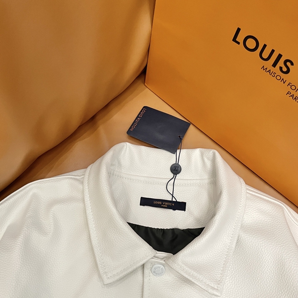 ブランドジャケット側面デザイン